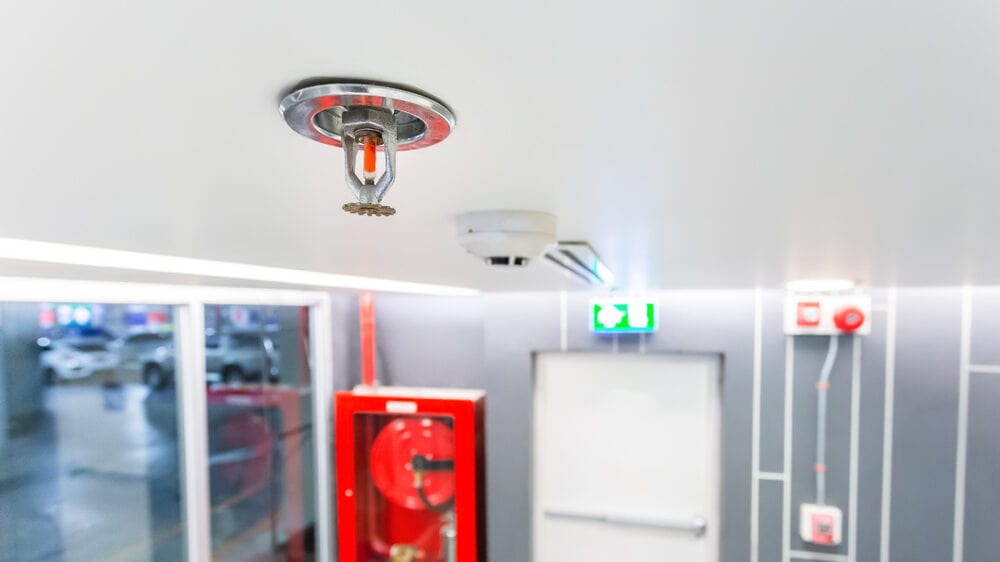 اسپرینکلرهای آتش‌نشانی در ساختمان‌های تجاری
